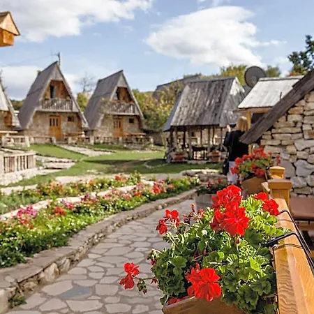 فندق Eco Village Nevidio بودغوريتْسا