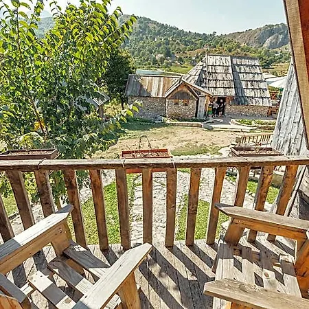 Eco Village Nevidio * بودغوريتْسا