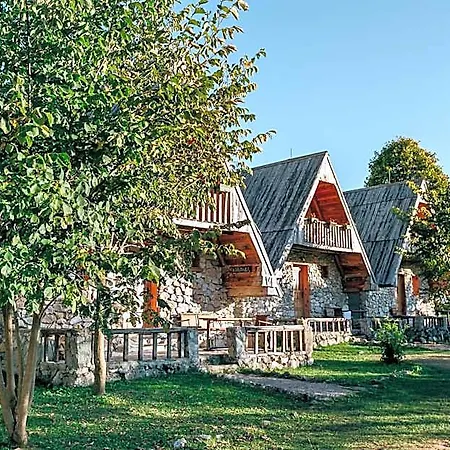 Eco Village Nevidio