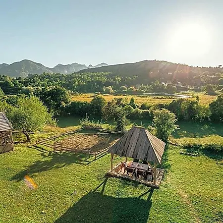 Eco Village Nevidio بودغوريتْسا